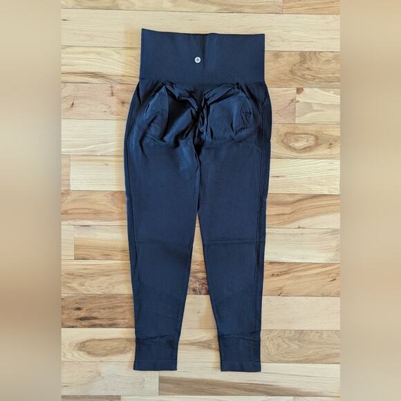 New Halara Seamless Leggings Size Medium - Picture 5 of 9